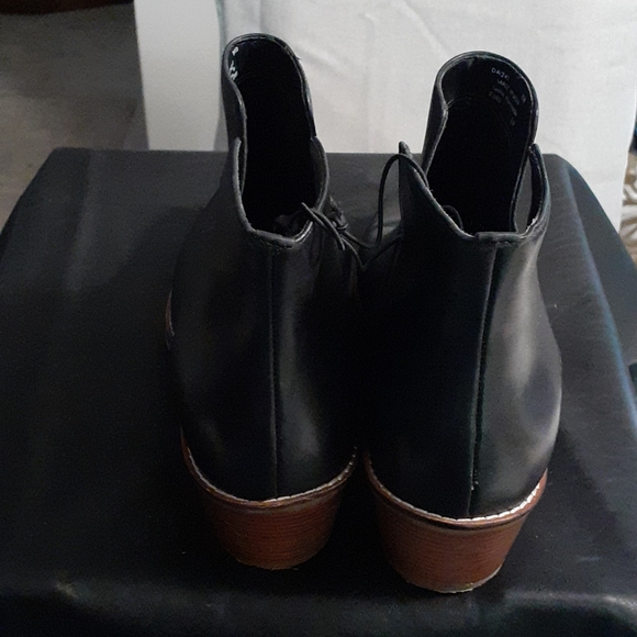 Cole Hann signature boots - Picture 5 of 6